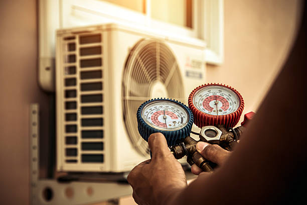 Professional Hvac technician working in Caledonia, OH